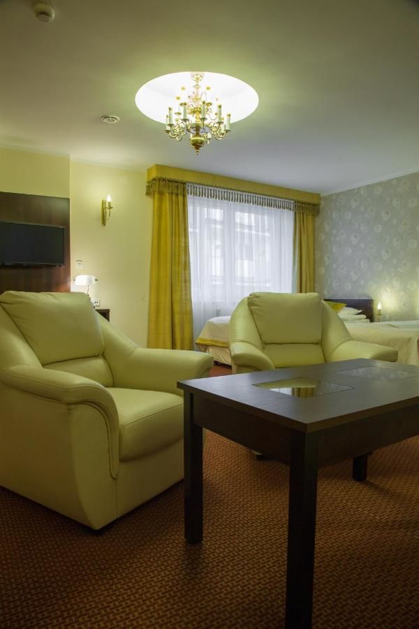 Отель Hotel Ostrawa Водзислав-Слёнски-4